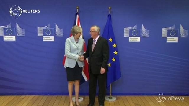 Brexit, Juncker: “Accordo raggiunto sull’uscita della Gran Bretagna”