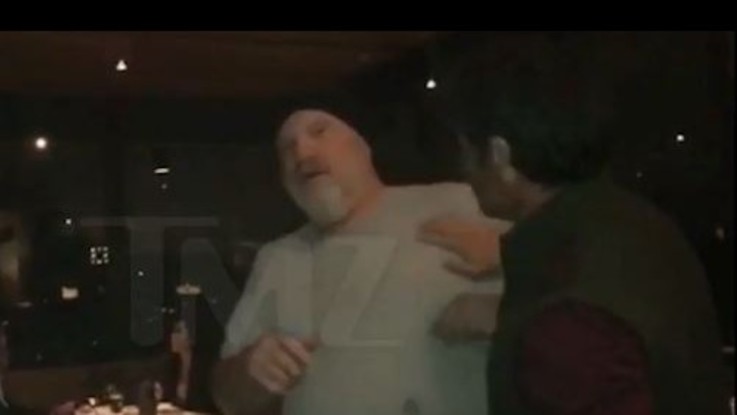 Weinstein aggredito in un ristorante: "Sei un pezzo di m..." VIDEO