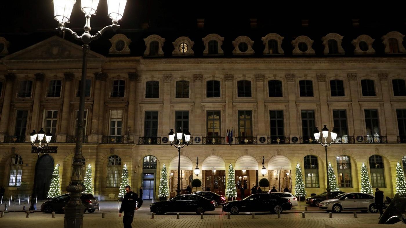 Rapina all’hotel Ritz di Parigi: recuperata parte della refurtiva