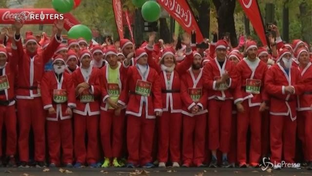 Madrid: la corsa dei Babbo Natale