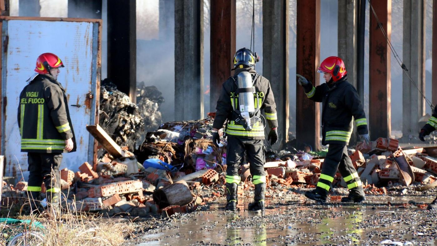 Arezzo, esplode bombola e crolla casa: estratto da macerie uomo ferito