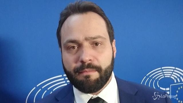 Migranti, Castaldo contro Tusk: “Quote imprescindibili”