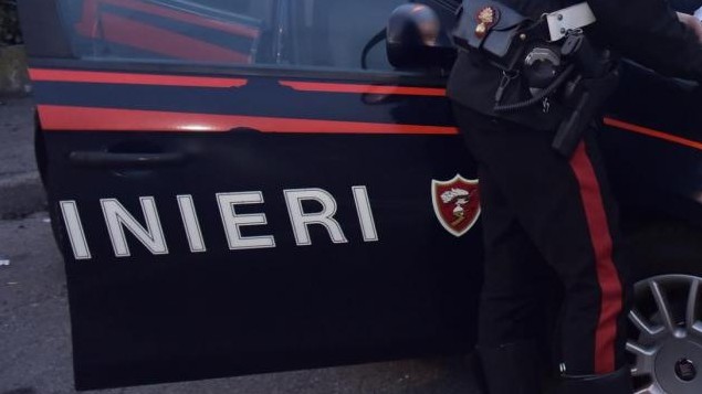 Napoli, nuova aggressione di una baby gang: adolescenti rapinati con le catene