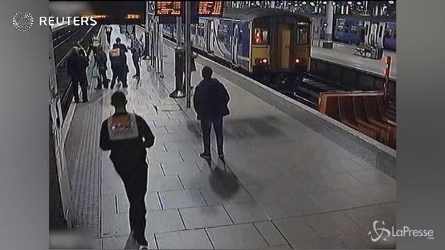 Gran Bretagna, il video shock delle ferrovie britanniche per Natale