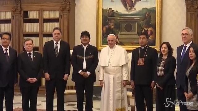 Vaticano, il Papa riceve Evo Morales