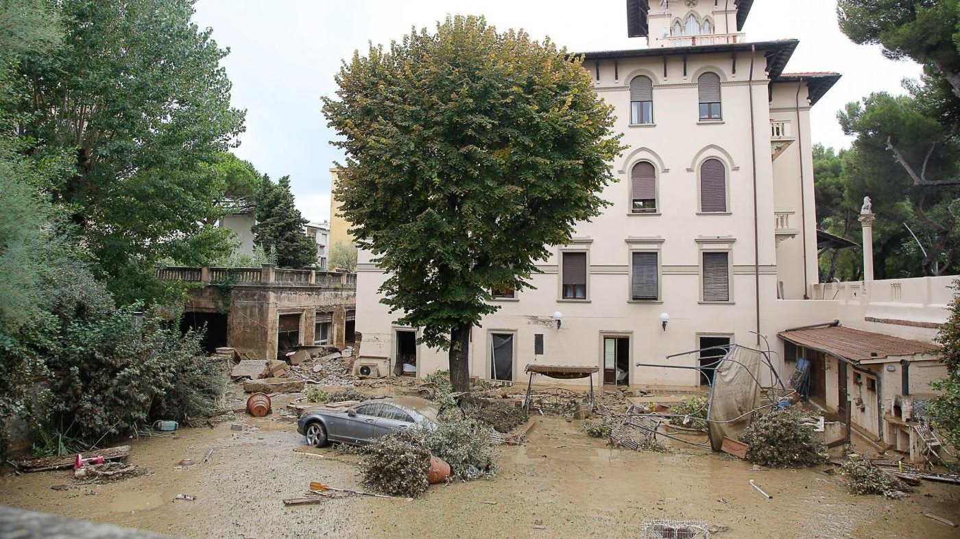 Alluvione Livorno, Nogarin indagato per concorso in omicidio colposo