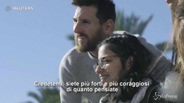 Barcellona, la sorpresa di Messi e Iniesta per una rifugiata siriana