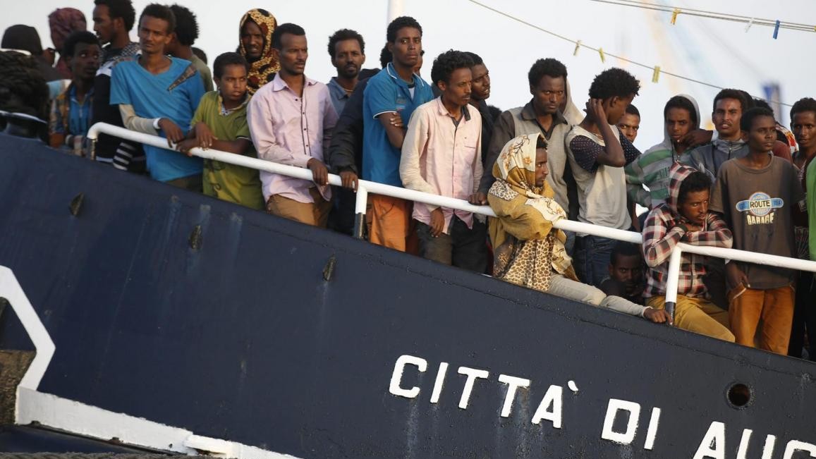 Migranti, blitz contro il traffico di permessi di soggiorno: 19 arresti