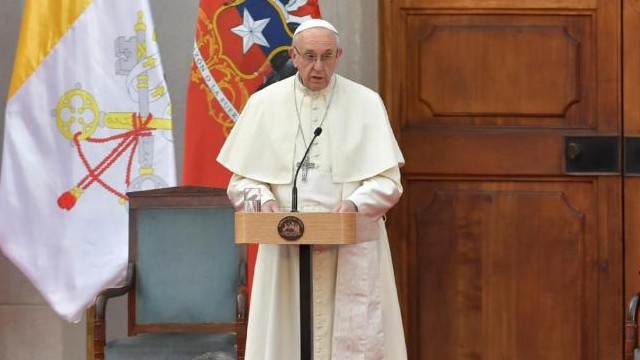 Cile, Papa chiede perdono per scandali pedofilia: “Vergogna, non si ripeta”