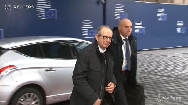 Padoan: “Nessuna autorizzazione a occuparsi di Banca Etruria”