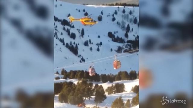 Francia, 160 sciatori imprigionati sulla cabinovia