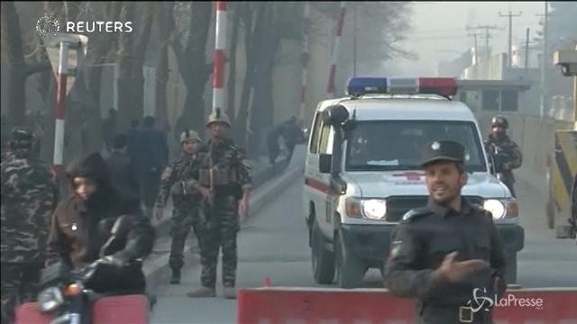 Attacco suicida a Kabul: cinque morti