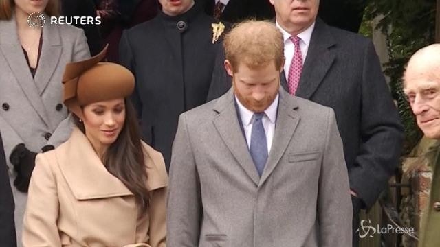 Meghan Markle e l’inchino alla Regina