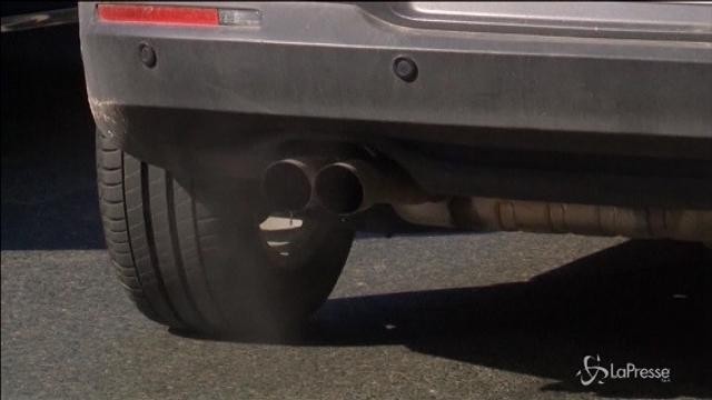 Allarme smog, a Milano scattano i blocchi alla circolazione