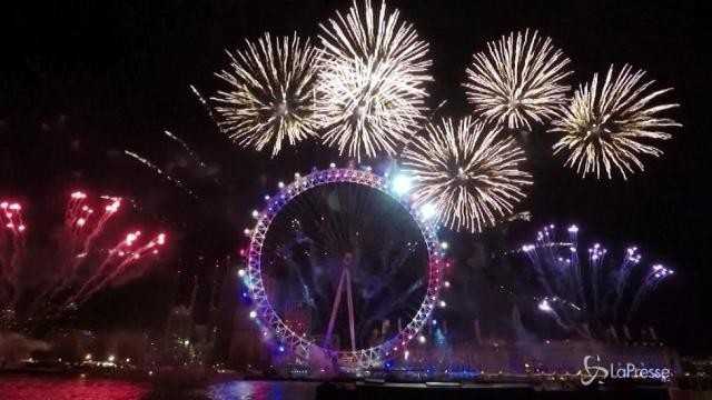 Il mondo saluta il 2018