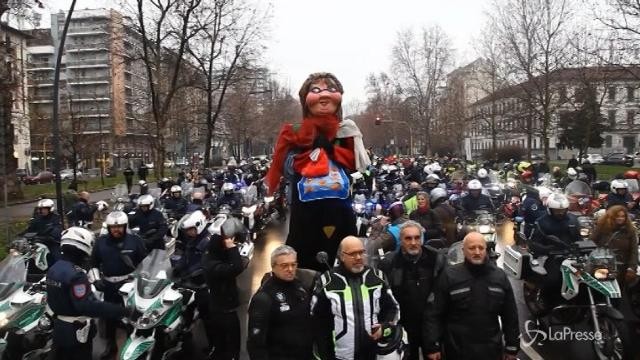 Epifania, a Milano la Befana sfila con 5mila motociclisti
