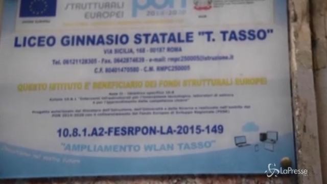 Molestie dal prof, parlano le studentesse del Liceo Tasso