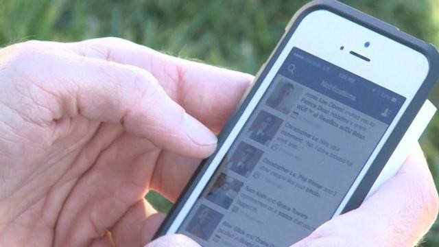 Stop alle foto dei figli su Facebook: mamme dovranno risarcire