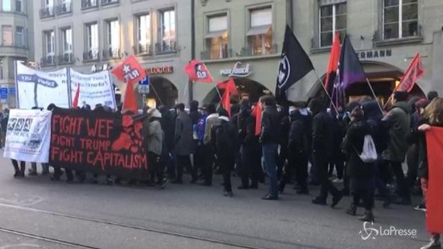Svizzera, proteste in vista della visita di Trump a Davos