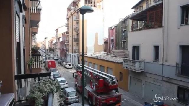 Sesto San Giovanni, esplosione in una palazzina: due famiglie evacuate