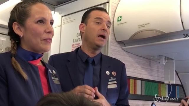 Matrimonio in volo, celebra Papa Francesco