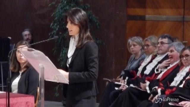 Raggi: “I giovani non devono portare il loro intelletto fuori dall’Italia”