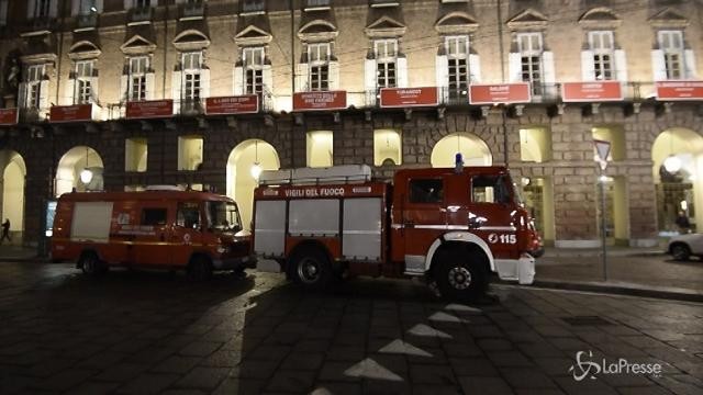 Torino, crolla scena al Teatro Regio durante Turandot: feriti coristi