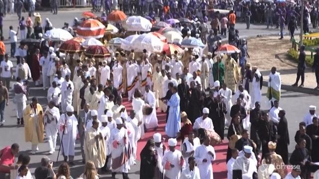 Addis Abeba, folla in piazza per il festival cristiano ortodosso