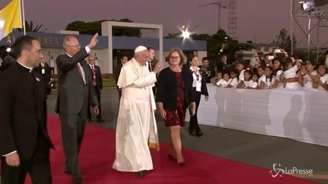 Il Papa saluta il Sudamerica, oltre un milione alla messa a Lima