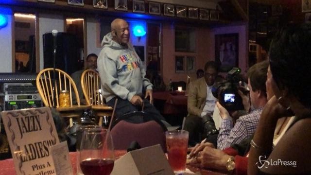 Bill Cosby torna ad esibirsi per la prima volta a tre anni dallo scandalo sessuale