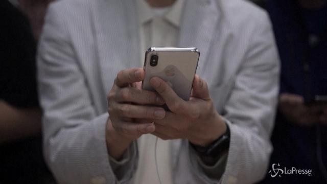 Pagava la Apple per fermare i concorrenti