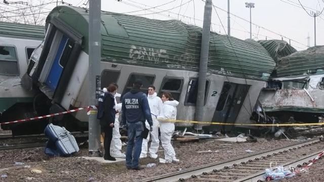 Treno deragliato: la scientifica sul luogo dell’incidente