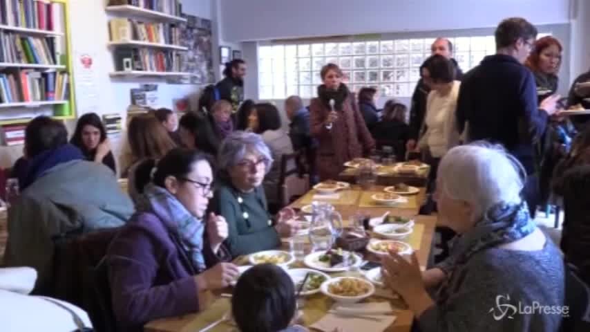 Chef Rubio ed Erri De Luca festeggiano a Roma un anno di ‘pasto sospeso’