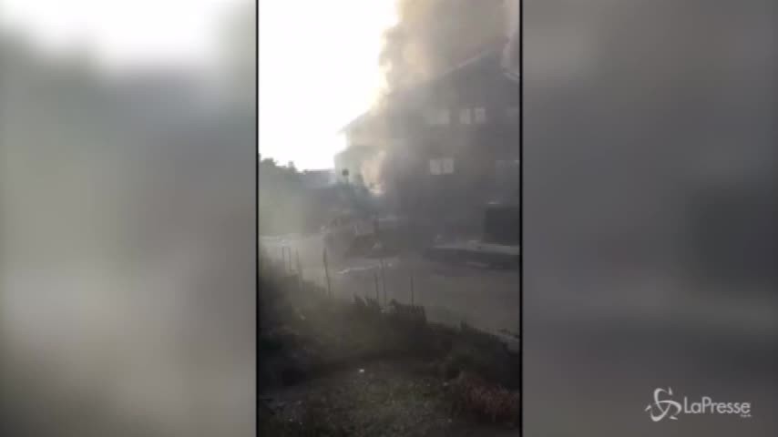 Giappone, elicottero dell’esercito si schianta in area residenziale