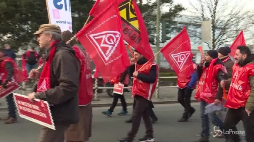 Germania, vittoria storica del sindacato: la spunta sulle 28 ore