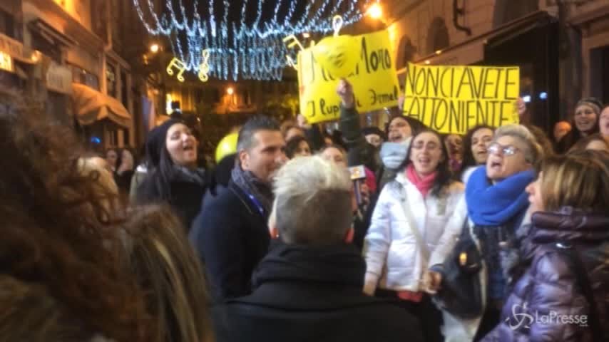 Sanremo, cori e spumante per festeggiare il duo Meta-Moro