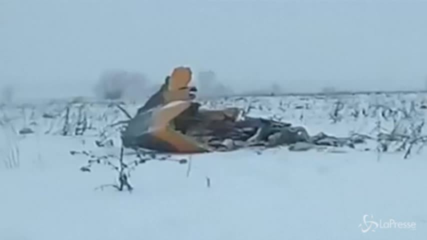 Russia: aereo si schianta vicino a Mosca, 71 morti