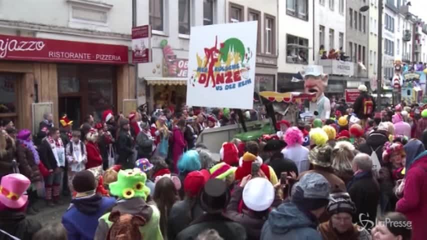 Carnevale, il lunedì delle rose a Colonia