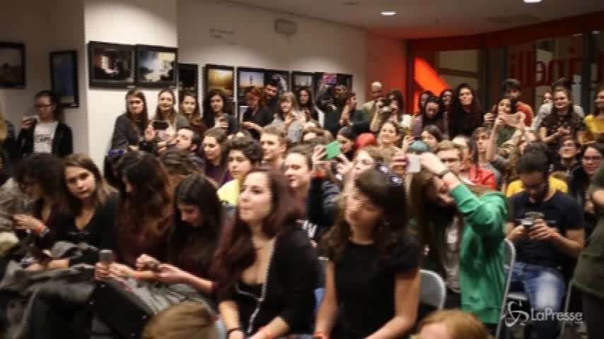 Stato Sociale a Torino, l’assalto dei fan