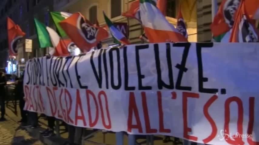 Roma, tensioni alla manifestazione di Casapound in piazza Vittorio