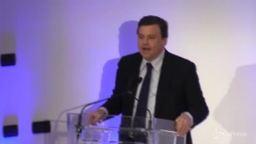 Calenda contro Embraco: “Gentaglia”