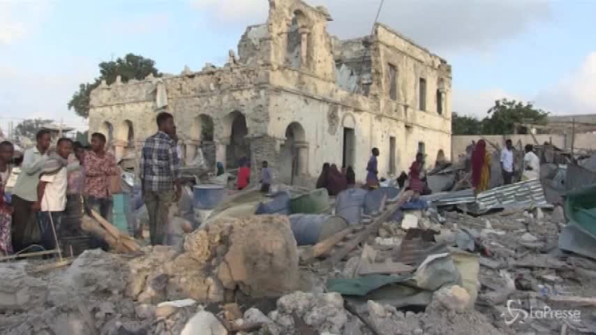 Somalia, due autobomba fanno strage a Mogadiscio