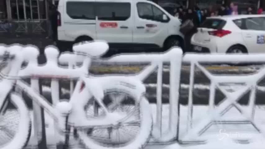 Neve a Roma, caos alla stazione Termini