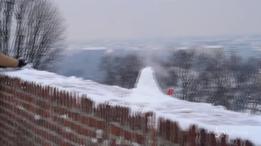 Maltempo, a Torino vista Mole con neve