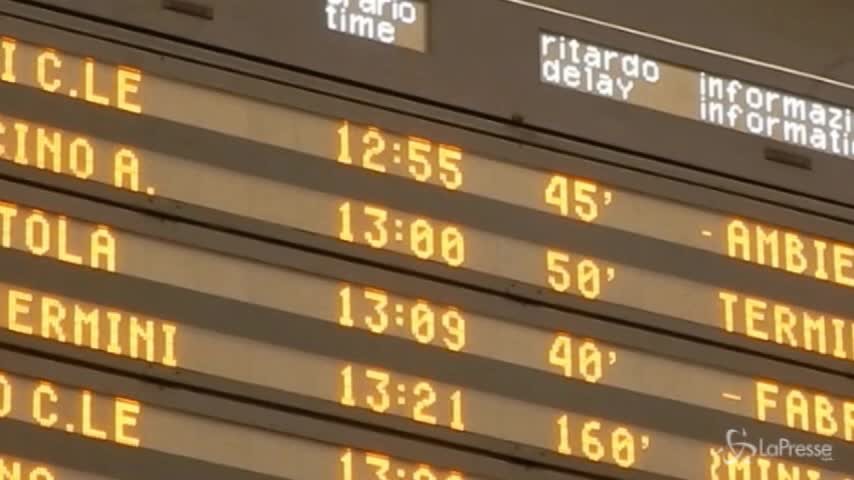 Neve, ritardi dei treni alla stazione Tiburtina