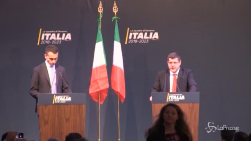 M5s, candidato ministro all’Istruzione: “Io e Renzi amici? No”
