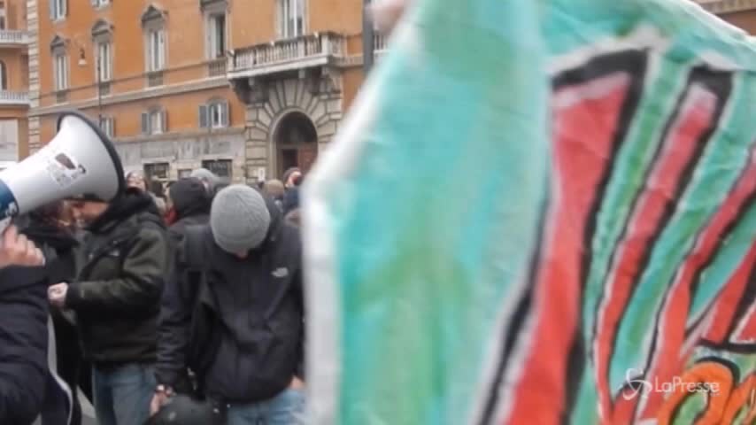 Roma, manifestazione antifascista contro CasaPound