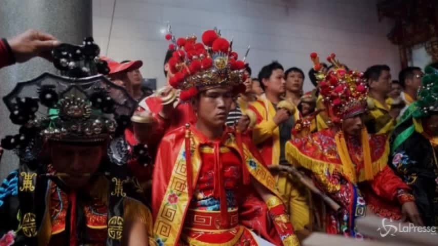 In Cina, dove la pesca è fatta di canti e balli