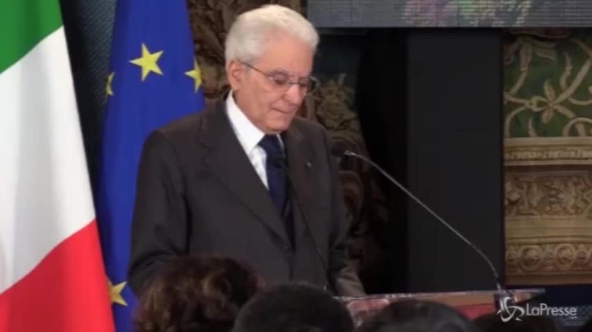 Mattarella: “Le donne sono fondamentali in Parlamento”