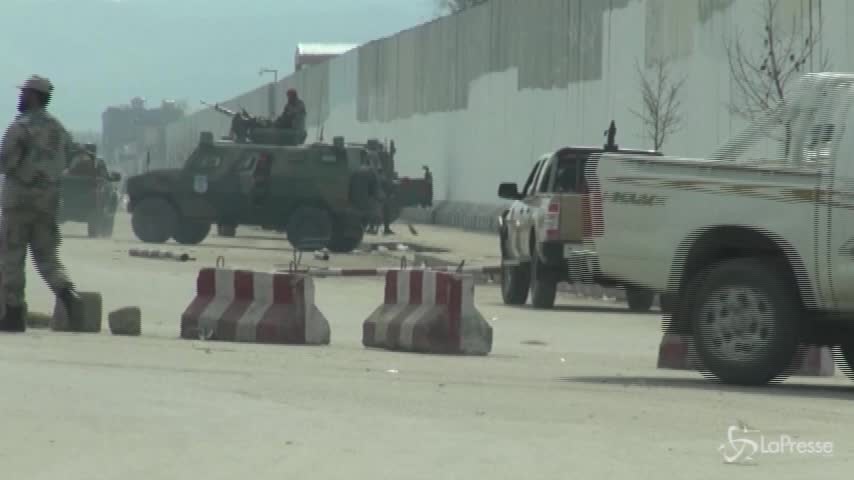 Kabul, Isis rivendica attentato vicino a moschea: 7 morti